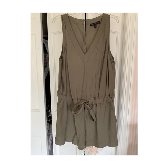 NWOT Banana Republic Green Romper - Picture 1 of 6